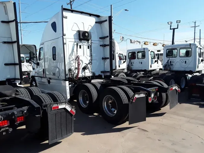 2020 FREIGHTLINER/MERCEDES CASCADIA 125