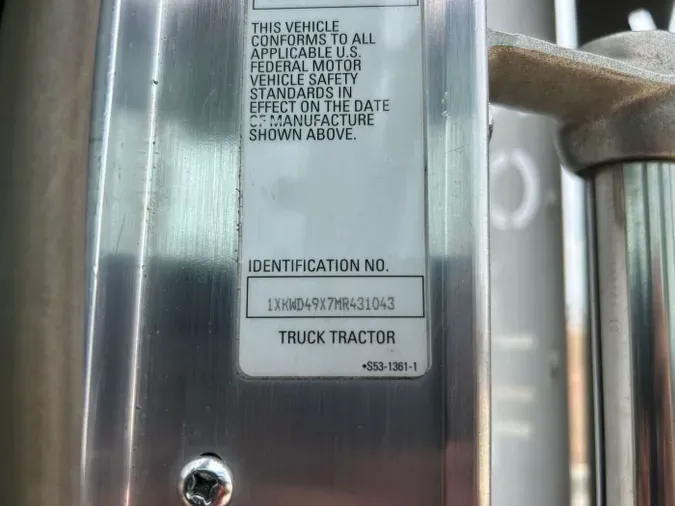 2021 Kenworth W900L