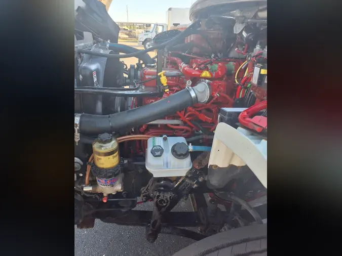 2017 FREIGHTLINER M2 106