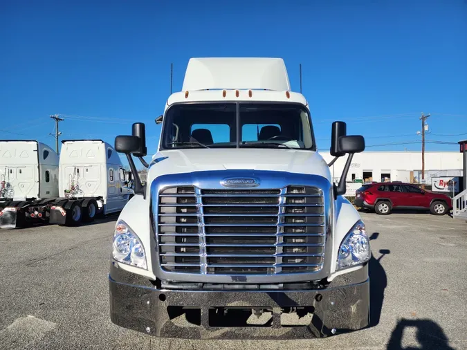 2020 FREIGHTLINER/MERCEDES CASCADIA 125