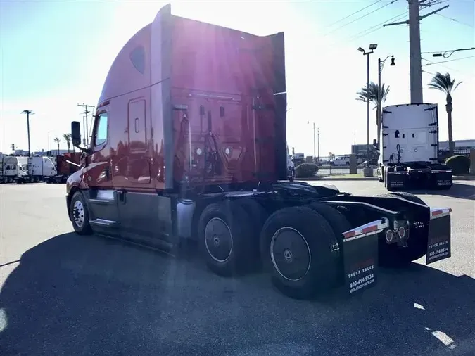 2021 FREIGHTLINER CA126