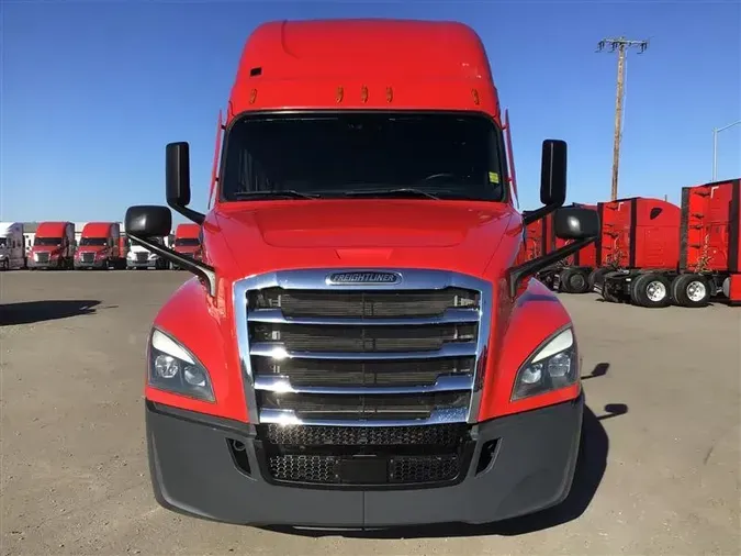 2021 FREIGHTLINER CA126