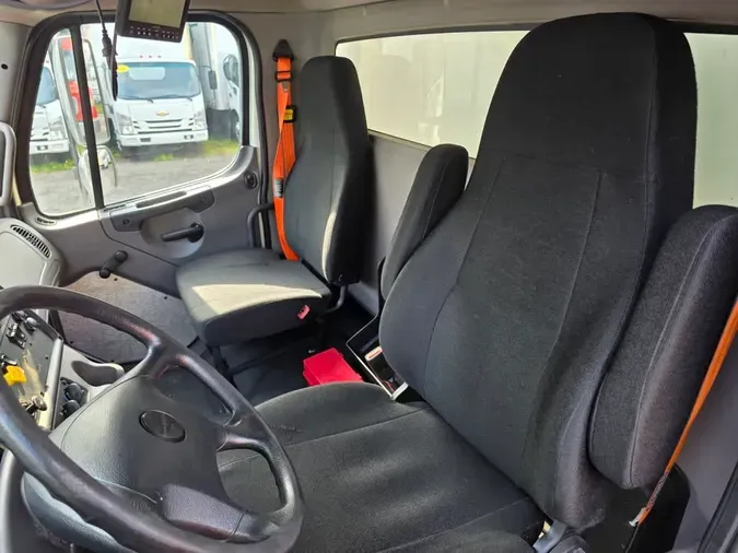 2019 FREIGHTLINER M2 106