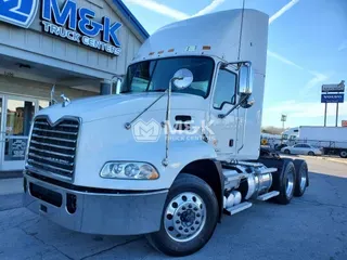 2018 MACK CXU613