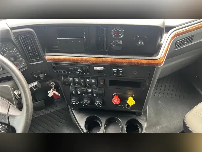 2022 INTERNATIONAL LT