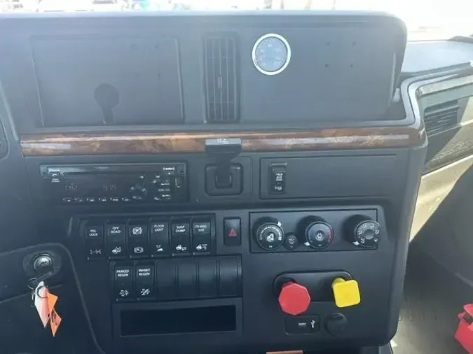 2018 International LT625