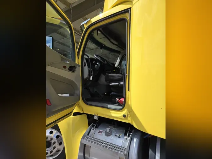 2021 Peterbilt 579