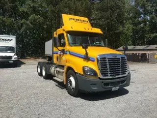2018 FREIGHTLINER X12564ST