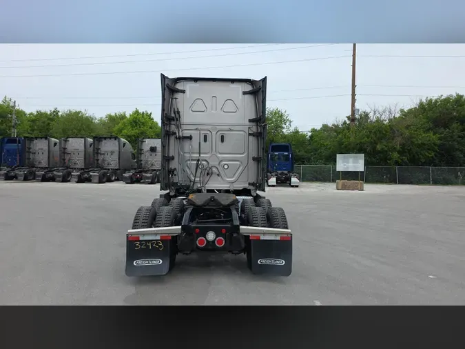 2024 Freightliner Cascadia 126