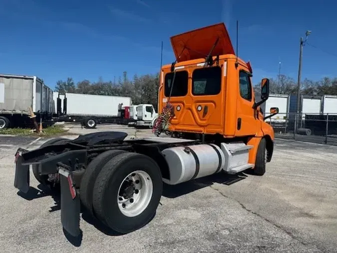 2019 FREIGHTLINER/MERCEDES NEW CASCADIA 126