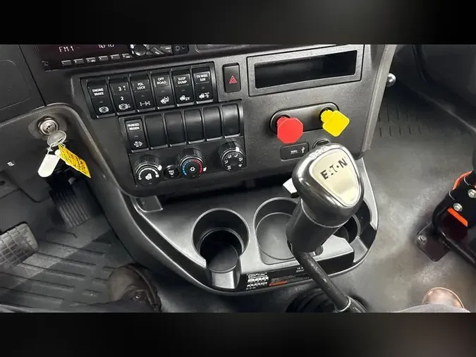 2018 INTERNATIONAL RH613