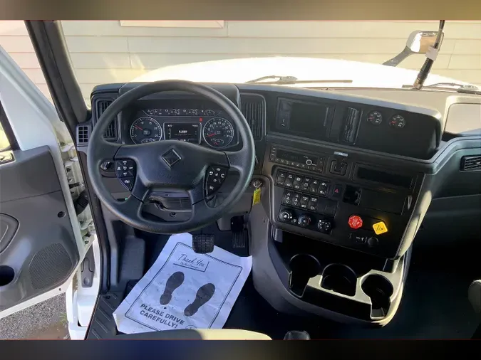2023 INT LT625 6x4