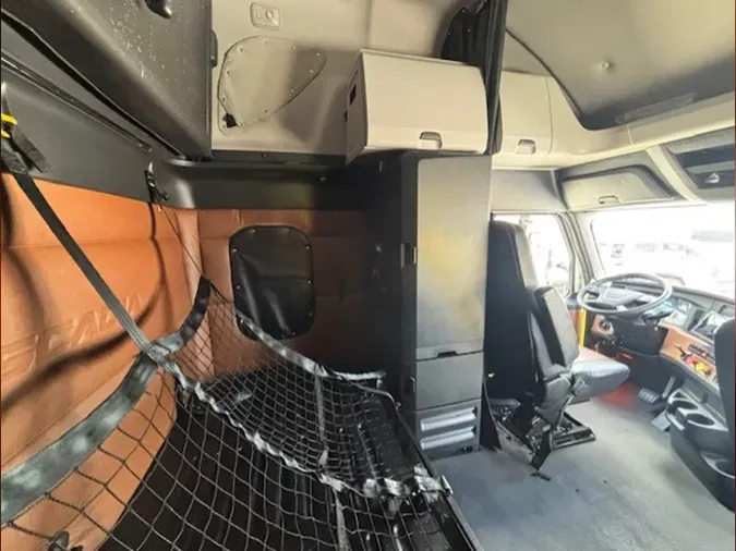 2021 Freightliner Cascadia 126