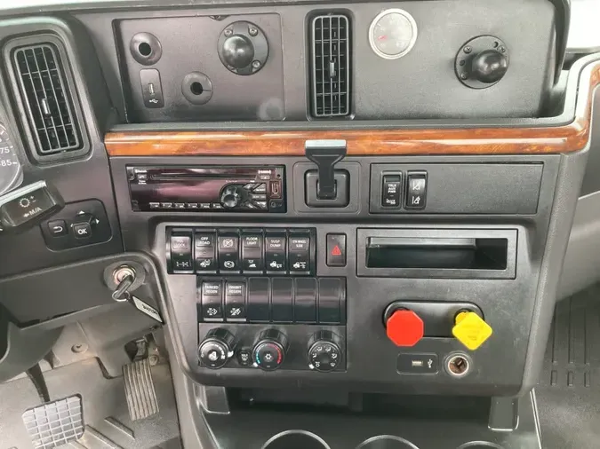 2019 NAVISTAR INTERNATIONAL LT625 DAYCAB T/A2406e3e4174efa16f86de4782cbff06b