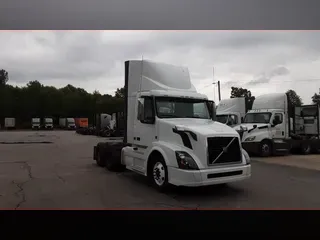 2018 Volvo VNL300