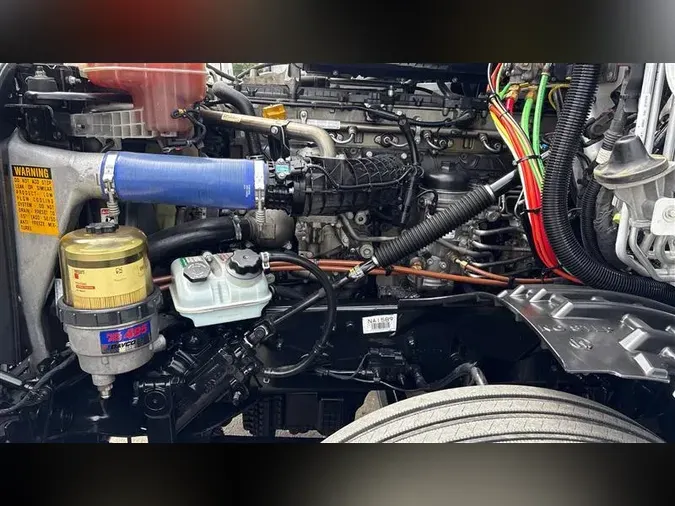 2022 FREIGHTLINER CA126
