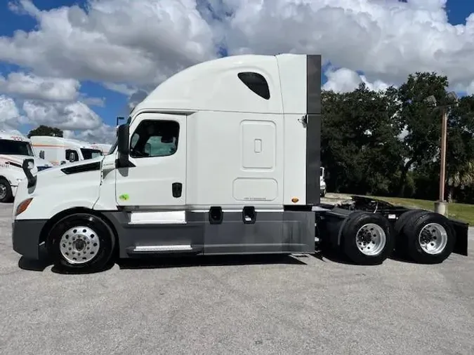 2020 Freightliner Cascadia