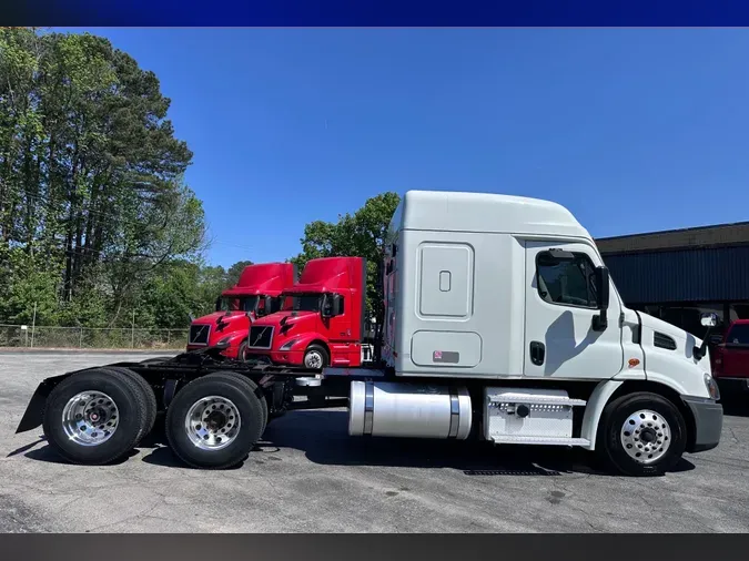 2020 FREIGHTLINER CASCADIA