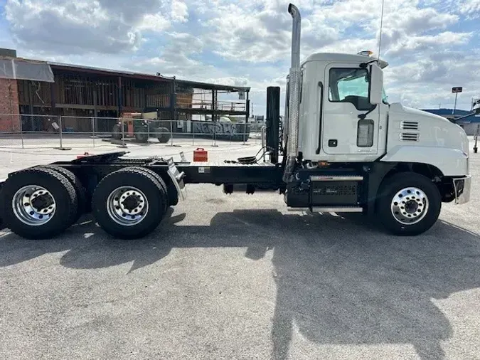 2025 MACK AN64T