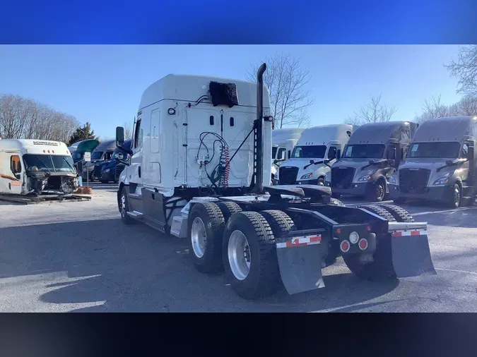 2021 Freightliner Cascadia 126
