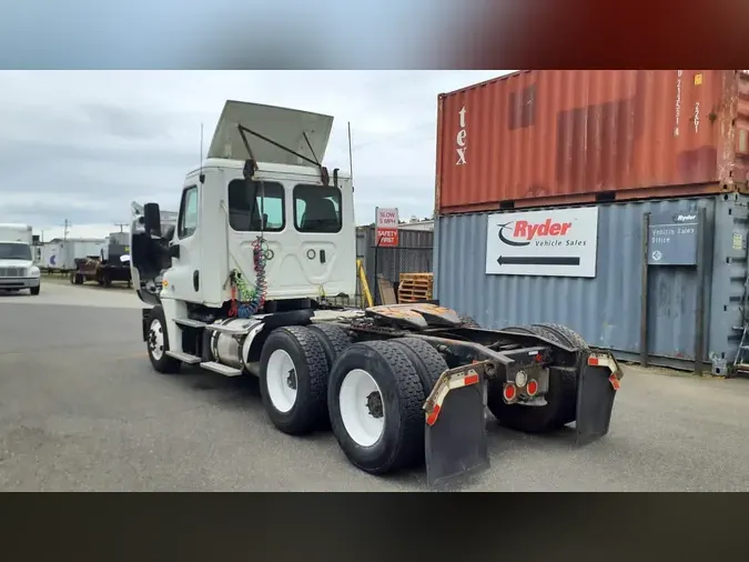 2019 FREIGHTLINER/MERCEDES CASCADIA 125240fd86353a26fbbdaaf097d98858db5