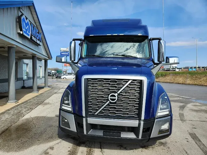 2023 VOLVO VNL64T860