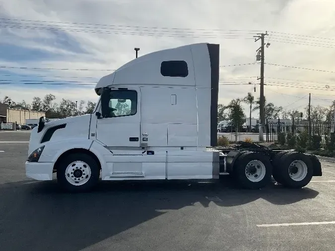 2016 Volvo VNL64670