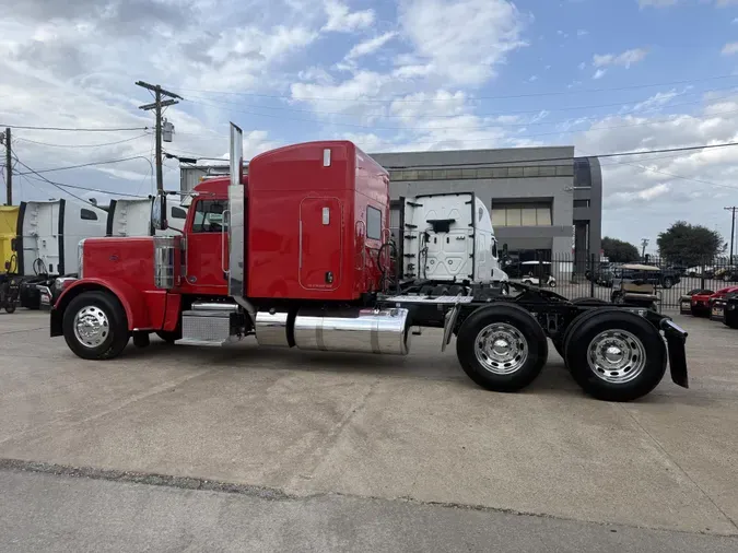 2022 Peterbilt 389