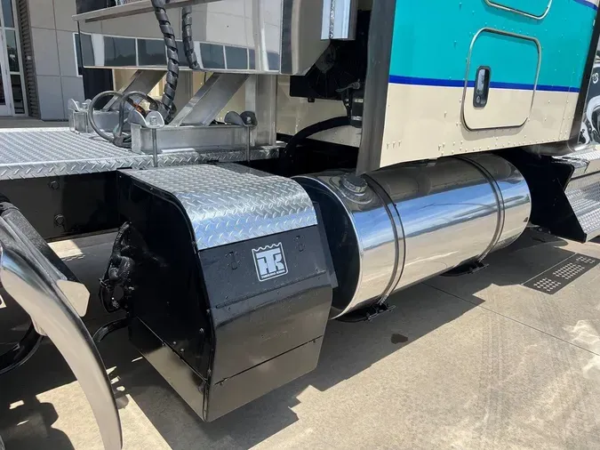 2019 KENWORTH W900L