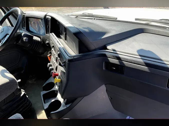 2022 INT LT625 6x4