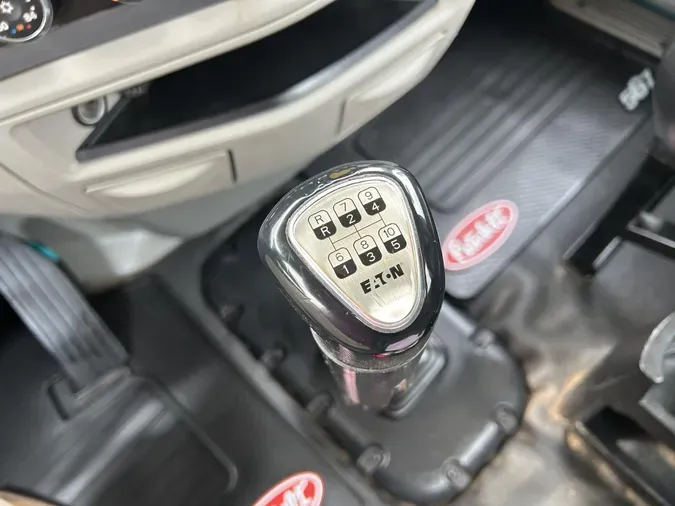 2019 Peterbilt 567