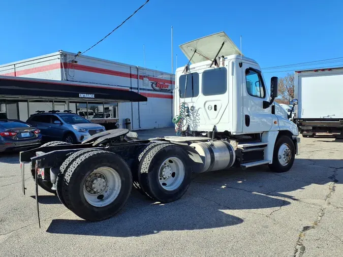 2018 FREIGHTLINER/MERCEDES CASCADIA 125