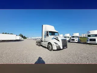 2019 Volvo VNL300