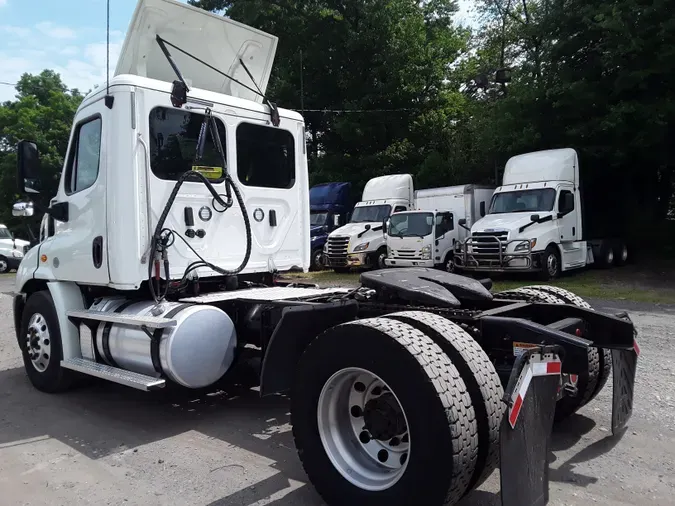 2018 FREIGHTLINER/MERCEDES CASCADIA 113