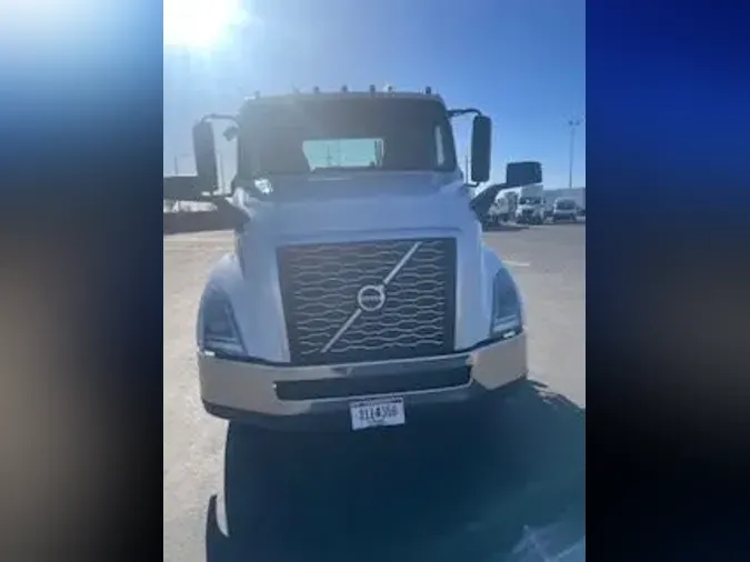 2019 VOLVO VNL42T 300