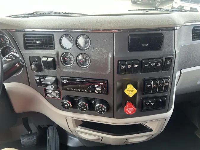 2020 Peterbilt 579