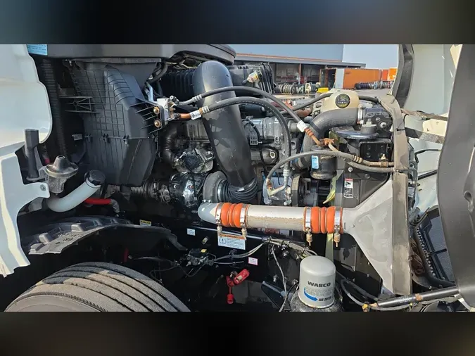 2022 Freightliner Cascadia 126