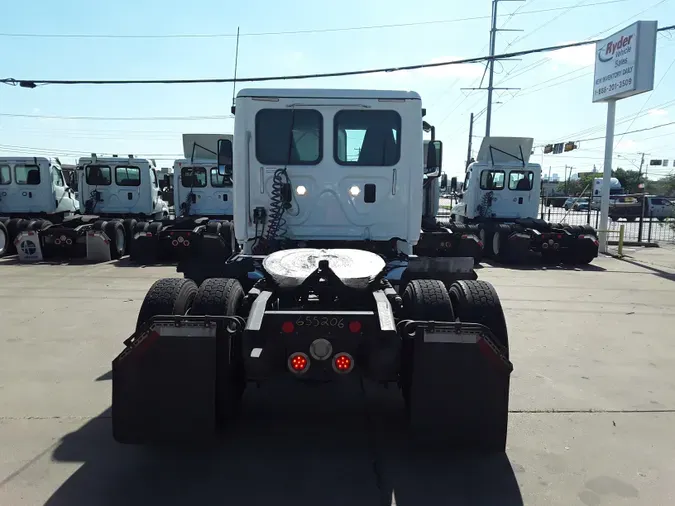 2016 FREIGHTLINER/MERCEDES CASCADIA 113