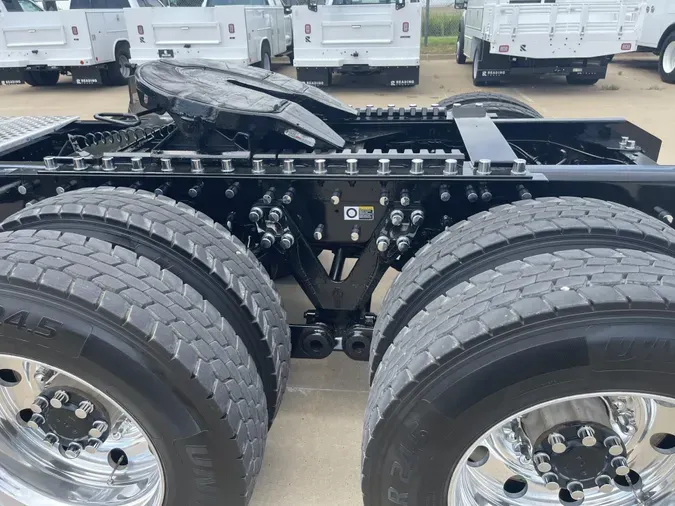 2022 Kenworth W900