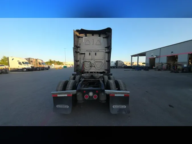 2025 Freightliner Cascadia 126242baaf7802fd8f0c504cad3ccacd89b