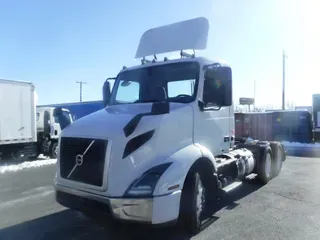 2019 VOLVO VNL