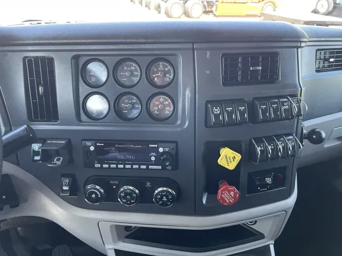 2023 Peterbilt 579