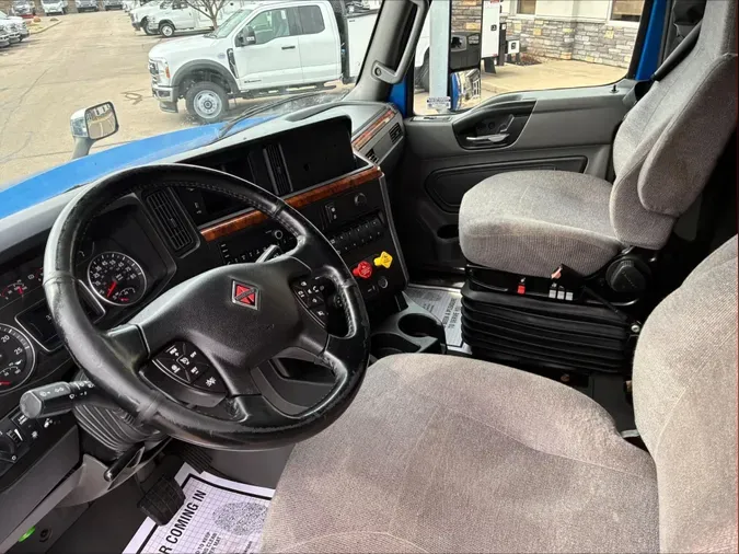 2022 International LT625