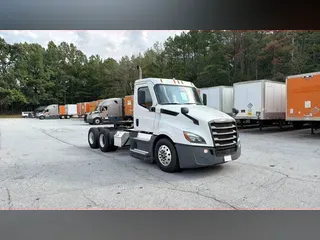 2021 Freightliner Cascadia 126