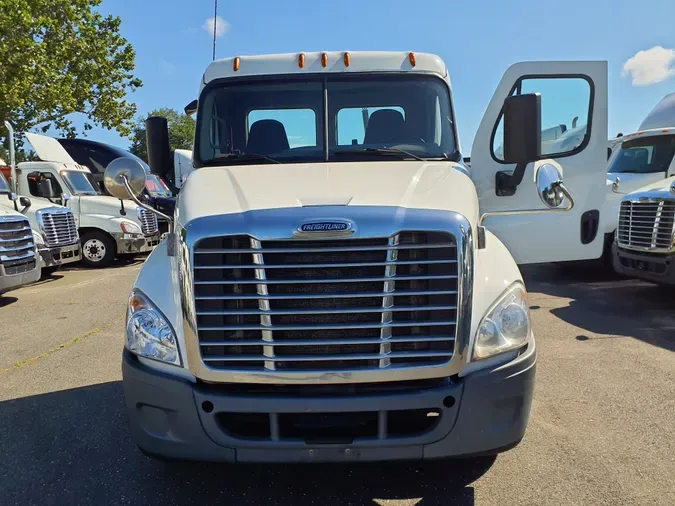 2016 FREIGHTLINER/MERCEDES CASCADIA 125