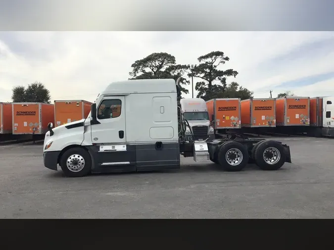 2022 Freightliner Cascadia 126