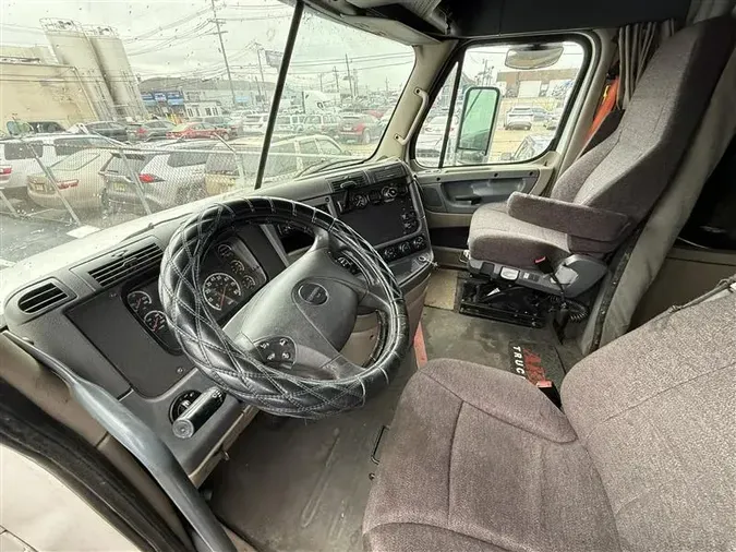 2017 FREIGHTLINER CASCADIA EVOLUTION
