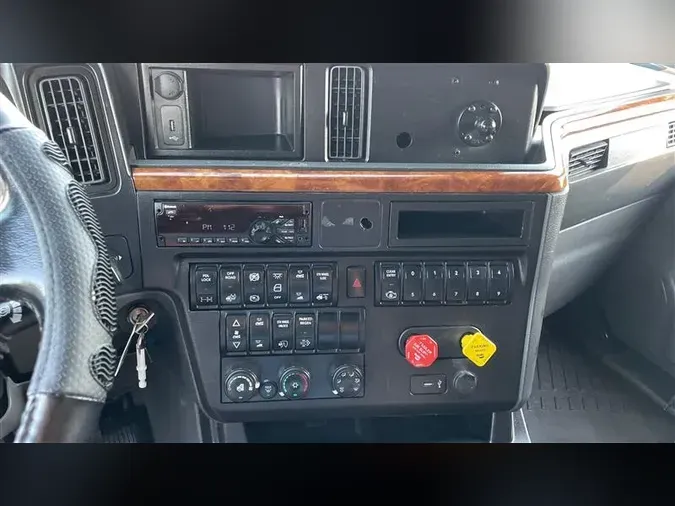 2020 INTERNATIONAL LT