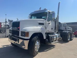 2021 MACK PI64T