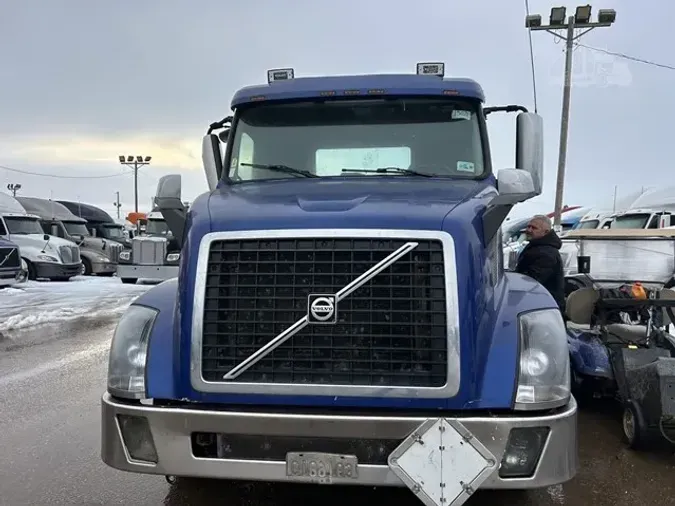 2016 VOLVO VNL64T300